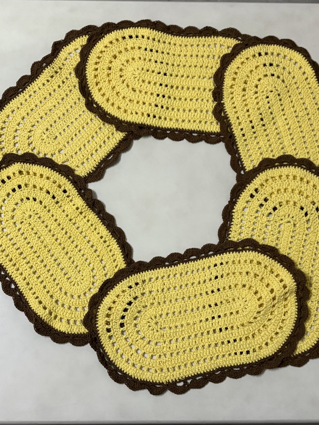 Scalloped Placemat Set